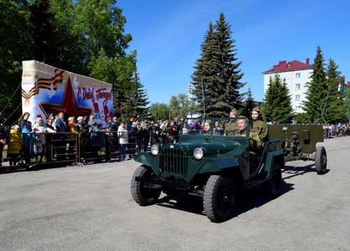 В Бавлах отмечают День Победы