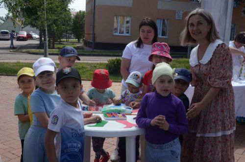 Җәйнең беренче көне Баулы балалары өчен зур бәйрәм оештырдылар