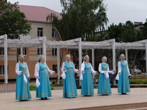 Патриотический флешмоб объединил бавлинцев в День России