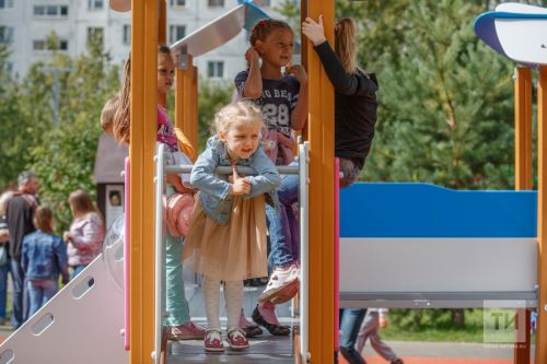 В РТ прокурорами выявлено более 400 нарушений закона в содержании детских площадок