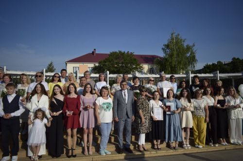 В Бавлинском районе чествовали семейную пару и школьников-медалистов