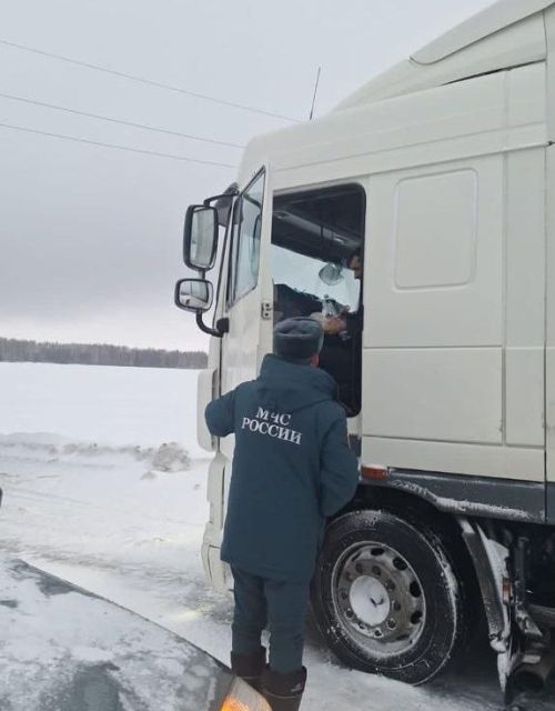 Более 250 сухпайков раздали водителям на границе Бавлинского района