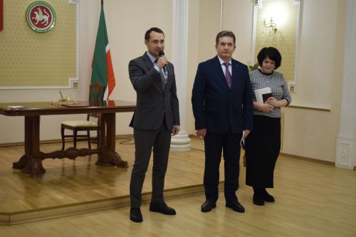 В день Конституции бавлинцы получили паспорта