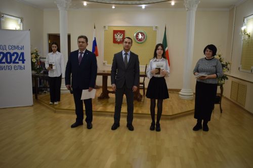 В день Конституции бавлинцы получили паспорта