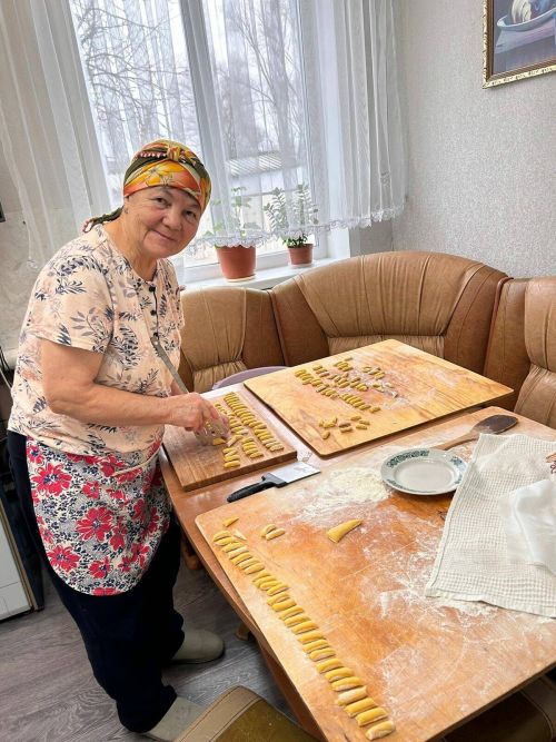 Волонтеры из Бавлов и Башкортостана собрали вкусные посылки для бойцов-сирот