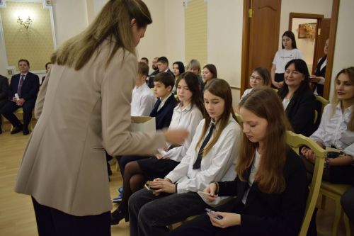 В день Конституции бавлинцы получили паспорта