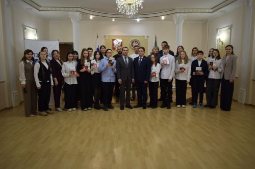 В день Конституции бавлинцы получили паспорта