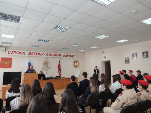 Бавлинские школьники побывали на экскурсии в отделе полиции