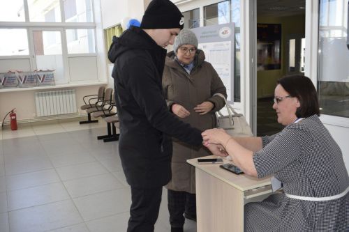В день выборов в Кзыл- Ярском избирательном участке прошла благотворительная ярмарка