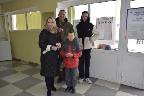 В день выборов в Кзыл- Ярском избирательном участке прошла благотворительная ярмарка