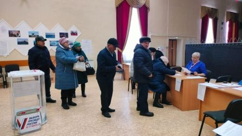 В селе Александровка третий день голосования на выборах отметили Масленицей