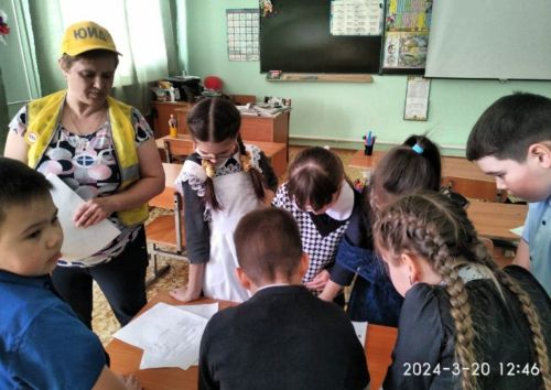 Ученики Исергаповской школы прошли квест по безопасности дорожного движения