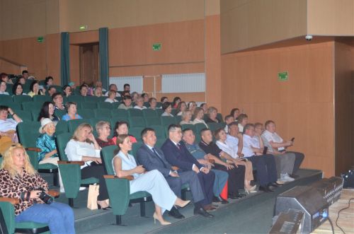 В Бавлах поздравили работников здравоохранения