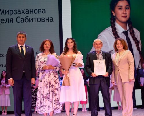Бавлинским выпускникам вручили золотые и серебряные медали