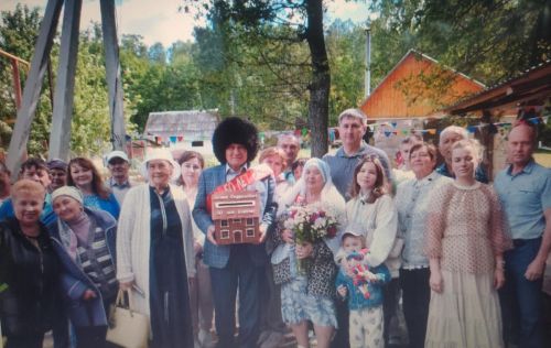 В Бавлах семья Фарраховых отметила золотую свадьбу