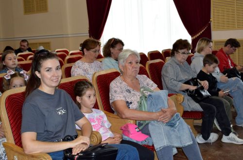 В Бавлах вручили портфели будущим первоклассникам