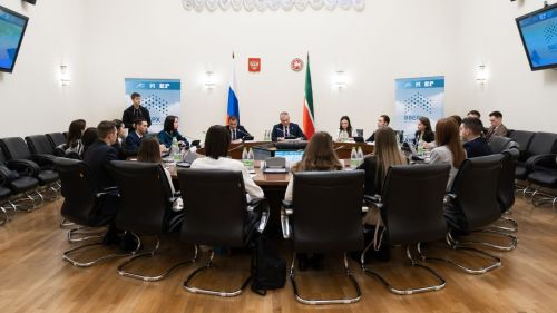 Конкурс для будущих госслужащих набрал более 300 заявок