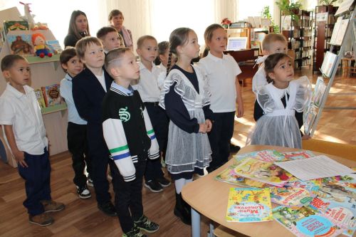 Первоклассники гимназии №4 посетили Бавлинскую центральную детскую библиотеку
