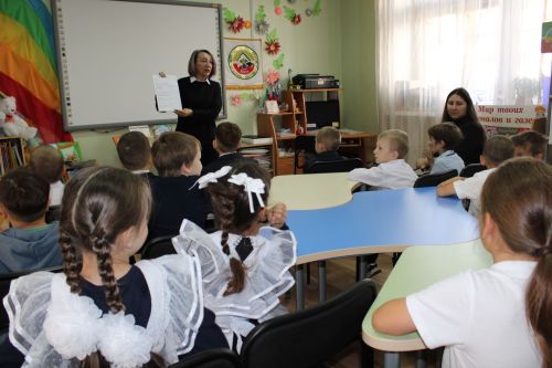 Первоклассники гимназии №4 посетили Бавлинскую центральную детскую библиотеку