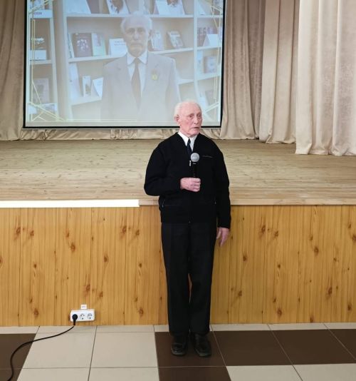 Бавлинец Алексей Пронин презентовал свою первую книгу «Урсыгурт»