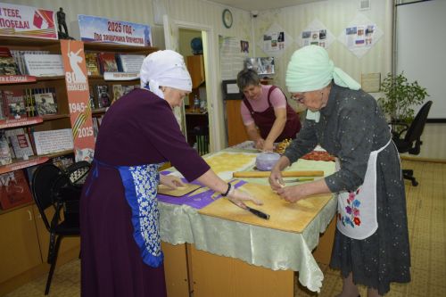 В день юбилея помогают бойцам