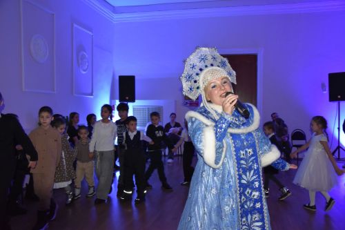 В Бавлах прошёл новогодний утренник для особенных детей и семей участников СВО