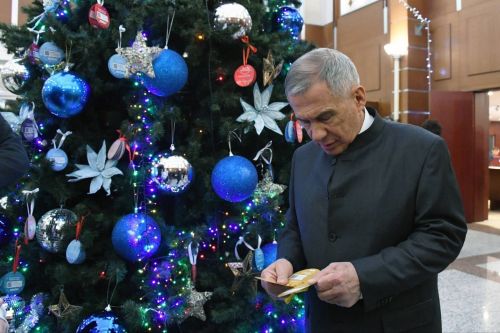 Бавлинские мечты на «Ёлке желаний»: Рустам Минниханов исполнит желания Амира и Азалии