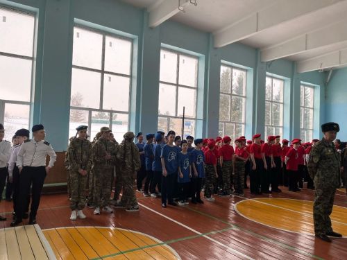 Юнармейцы продемонстрировали строевую подготовку и знания о Великой Отечественной войне