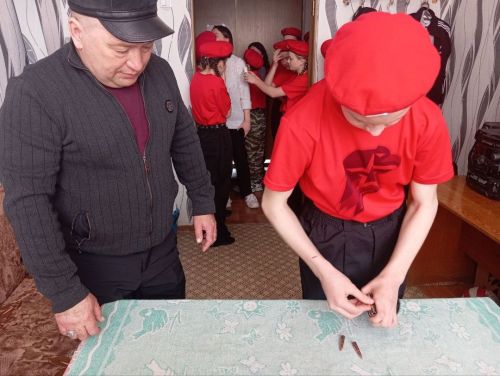 Юнармейцы продемонстрировали строевую подготовку и знания о Великой Отечественной войне