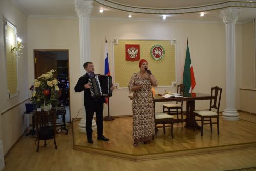 В Бавлах золотую свадьбу отметили Николай и Гульчачак Коротаевы