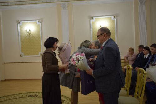 В Бавлах золотую свадьбу отметили Николай и Гульчачак Коротаевы