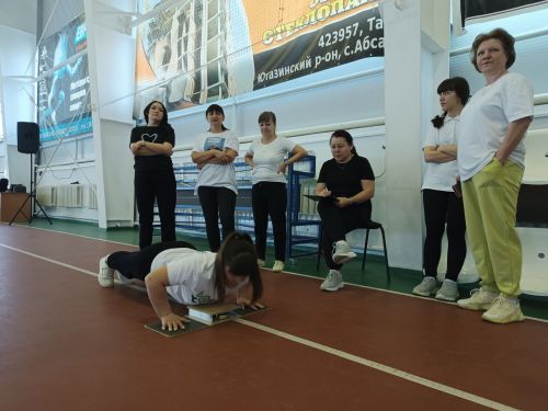 В Бавлах прошёл спортивный праздник работников образования