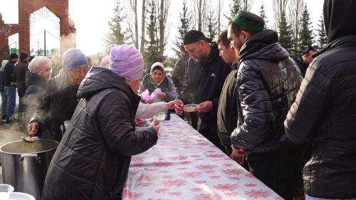 Бавлинские мусульмане отмечают Уразу-байрам