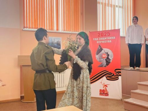 В школе № 3 Бавлов прошёл музыкальный фестиваль военно-патриотической песни «Синий платочек»