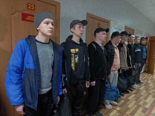 В Бавлах ребят провожали на срочную службу