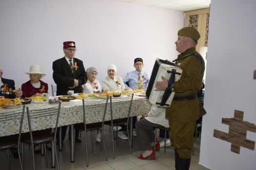 В Бавлах организовали встречу для детей войны