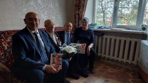 В Бавлах вручили подарки ветеранам