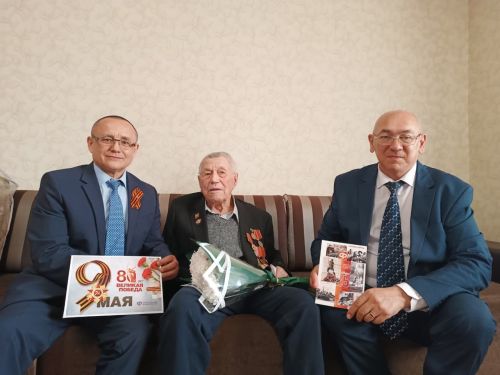 В Бавлах вручили подарки ветеранам