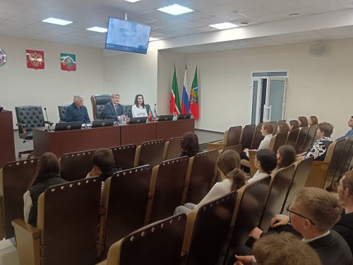 Студенты Бавлинского агроколледжа посетили администрацию района