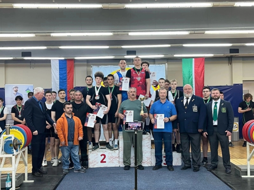 Команда спортивной школы №1 города Бавлы — чемпион первенства Республики Татарстан по пауэрлифтингу