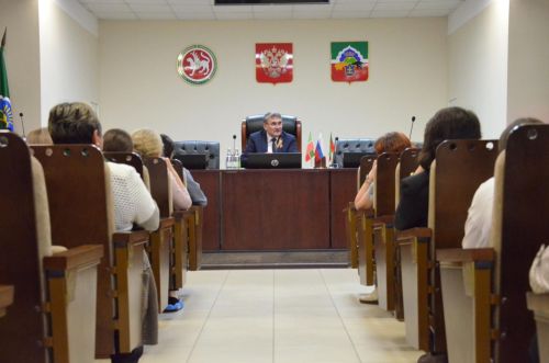 В Бавлах реализуется проект «100 вопросов лидеру»