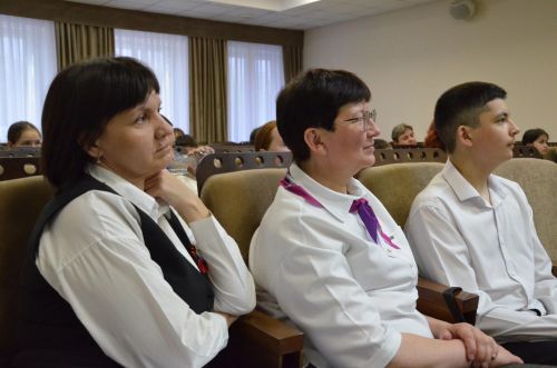 В Бавлах реализуется проект «100 вопросов лидеру»