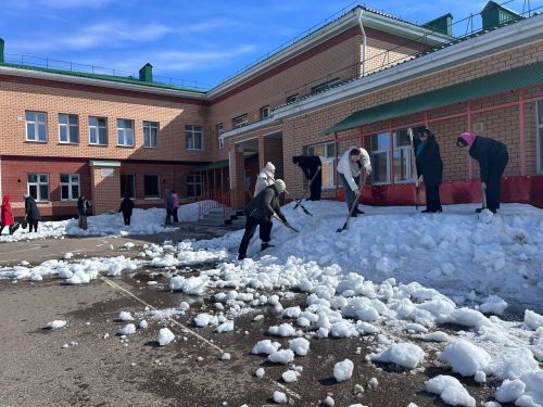 В Бавлах продолжается санитарно-экологический двухмесячник