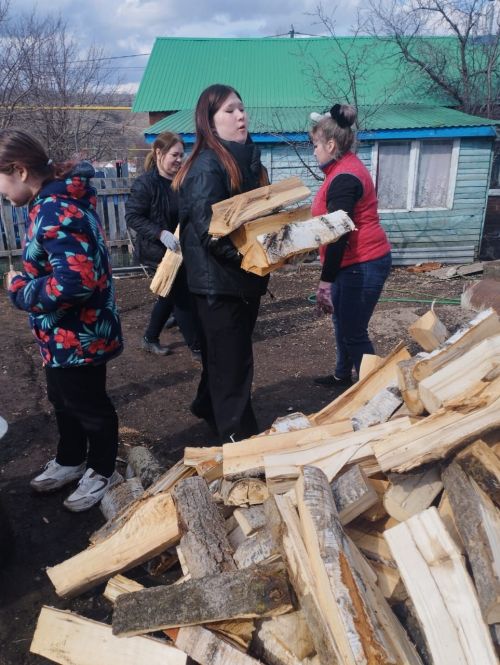 Бавлинские волонтёры помогли маме бойца
