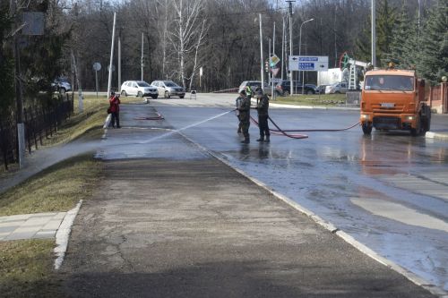 Весенняя уборка в городе Бавлы: санитарный двухмесячник в разгаре