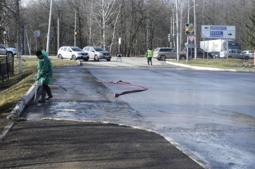 Весенняя уборка в городе Бавлы: санитарный двухмесячник в разгаре