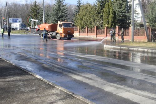 Весенняя уборка в городе Бавлы: санитарный двухмесячник в разгаре