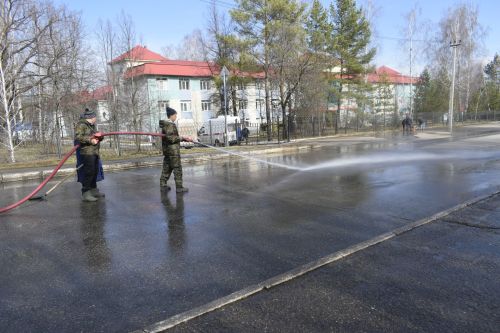 Весенняя уборка в городе Бавлы: санитарный двухмесячник в разгаре