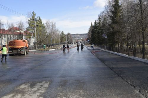 Весенняя уборка в городе Бавлы: санитарный двухмесячник в разгаре