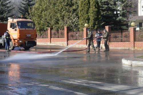 Весенняя уборка в городе Бавлы: санитарный двухмесячник в разгаре